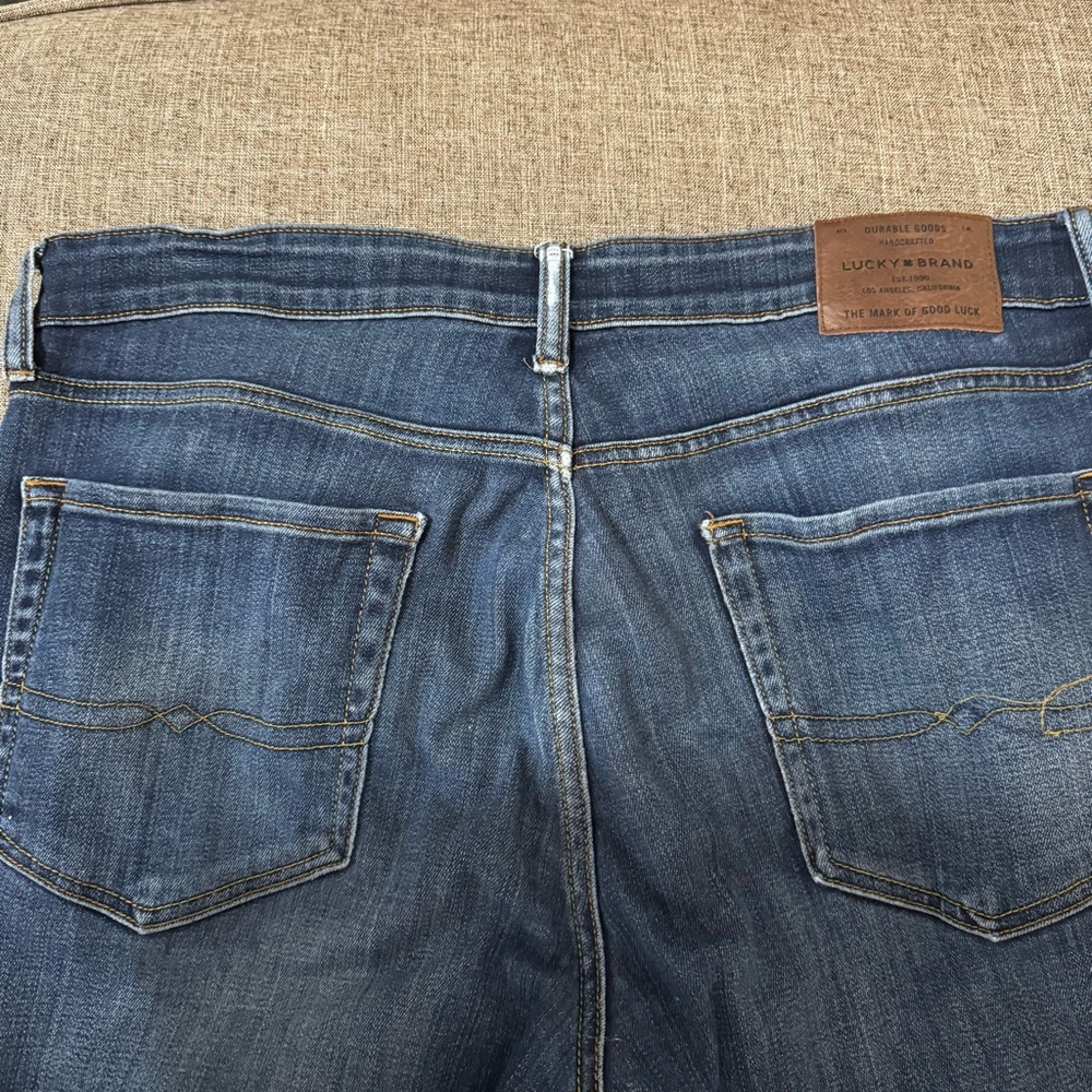 Lucky Brand Men’s Straight Leg Jeans 38x32 Dark Wash | Classic Denim - Picture 7 of 12